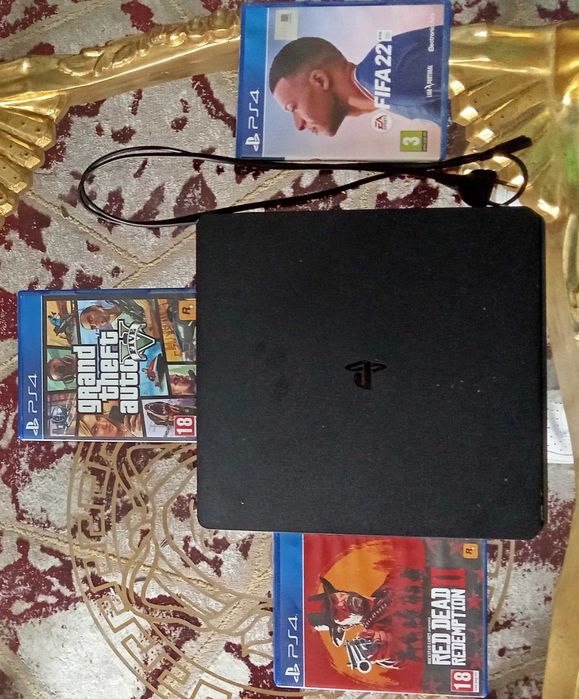 PlayStation 4 3 jogos e cabo