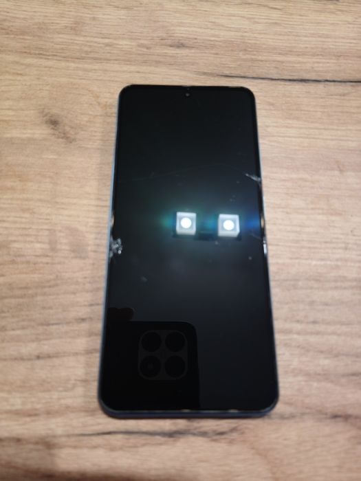 POCO X5 5G 256 GB uszkodzona szybka