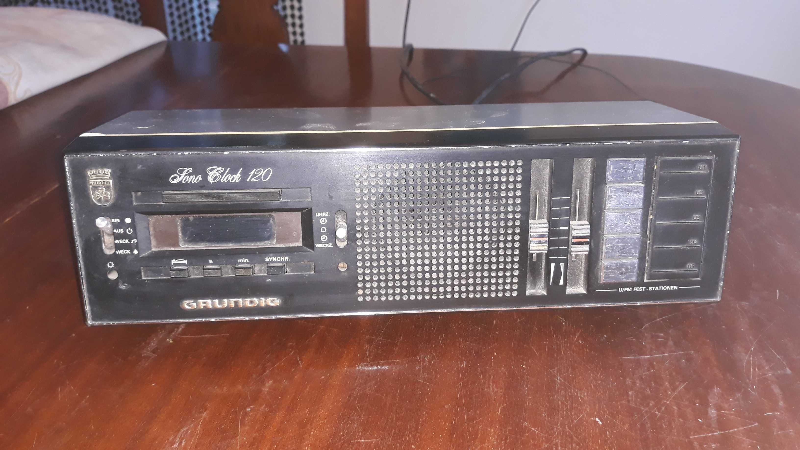 Vintage Radio Grundig Sono Clock 120 / Retro / 80's