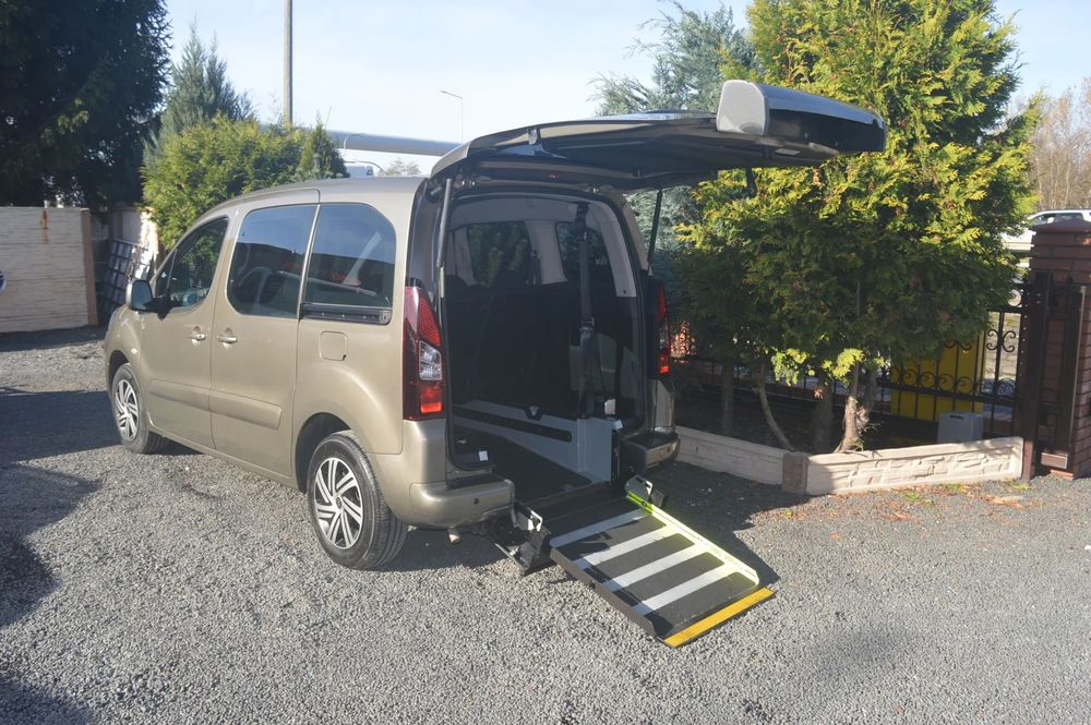 Peugeot Partner PARTNERDO przewozu osoby niepełnosprawnej na wozku inwalidzkim INWALDA