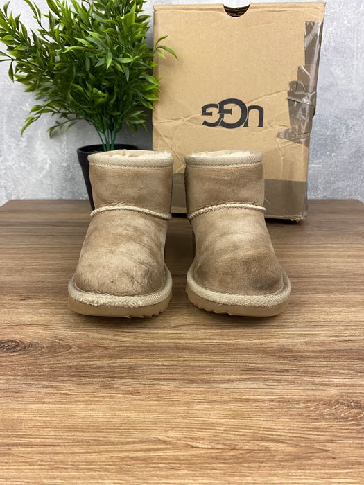 Dziecięce buty UGG Classic Mini II r 26 – zamszowe śniegowce ocieplane