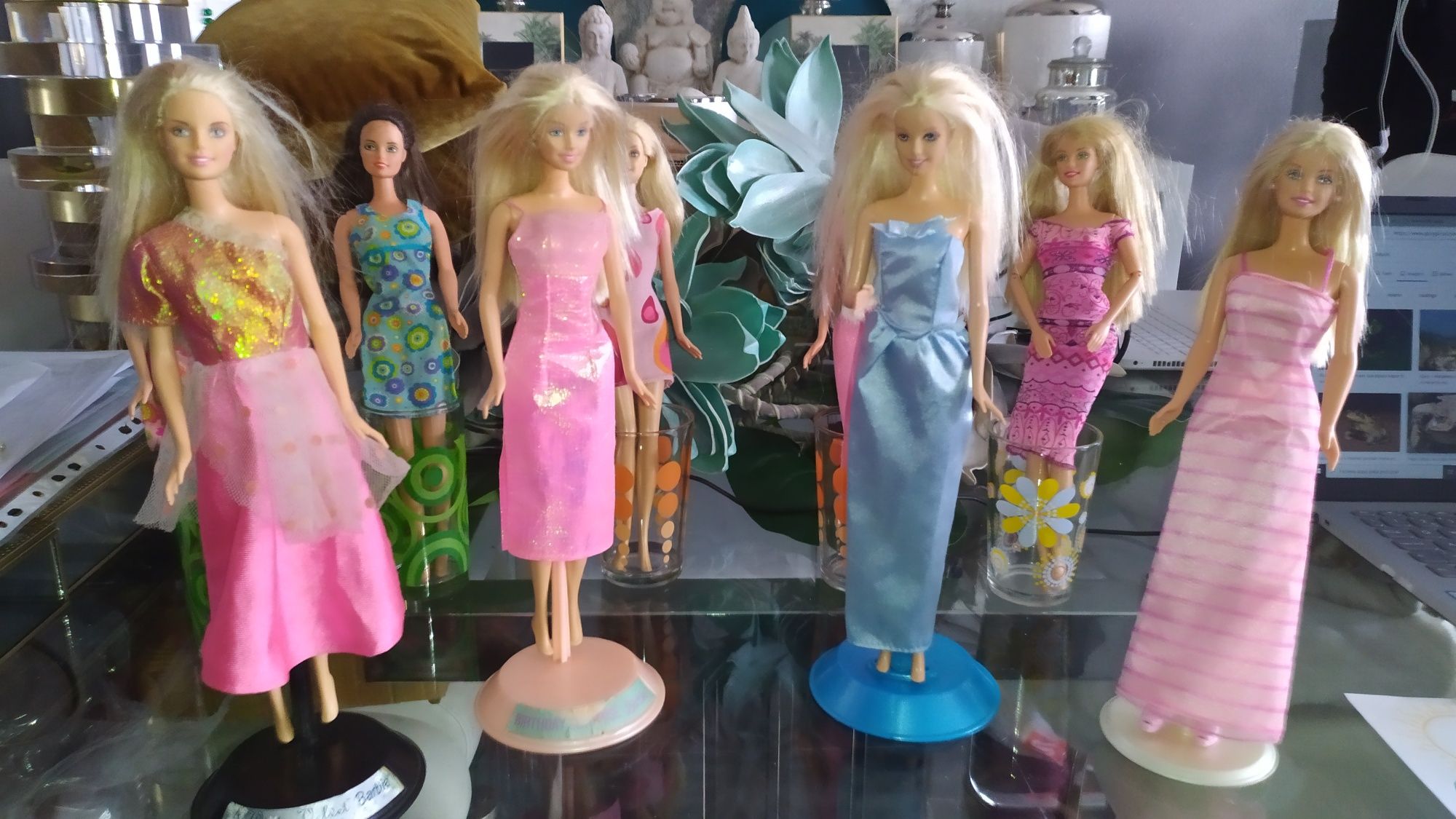 Barbies a 15€ cada ou 10 de qualquer anúncio por 99,99€ - lote NR 11