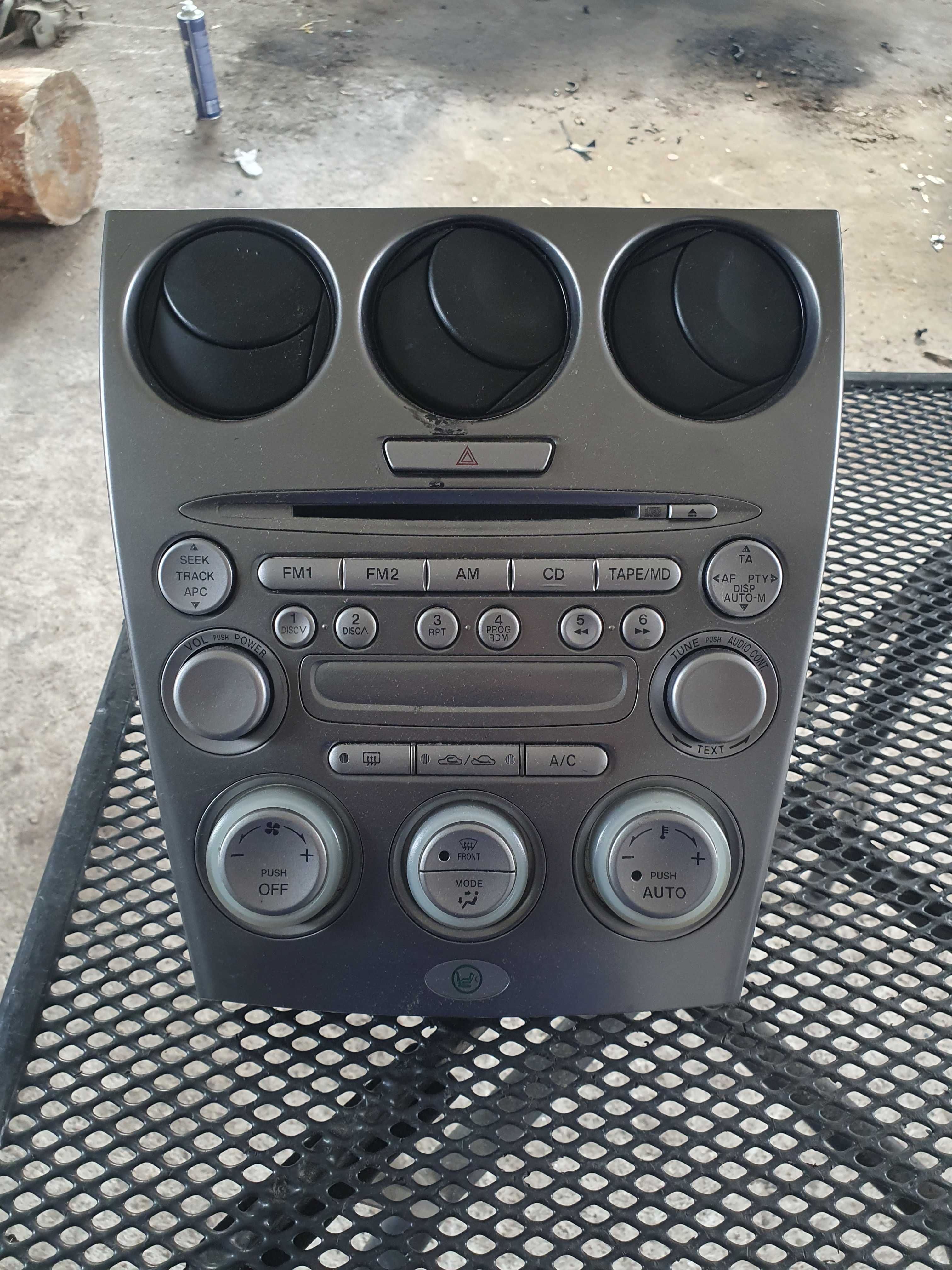 Radio panel nawiewow kratka konsola Mazda 6 GG GJ