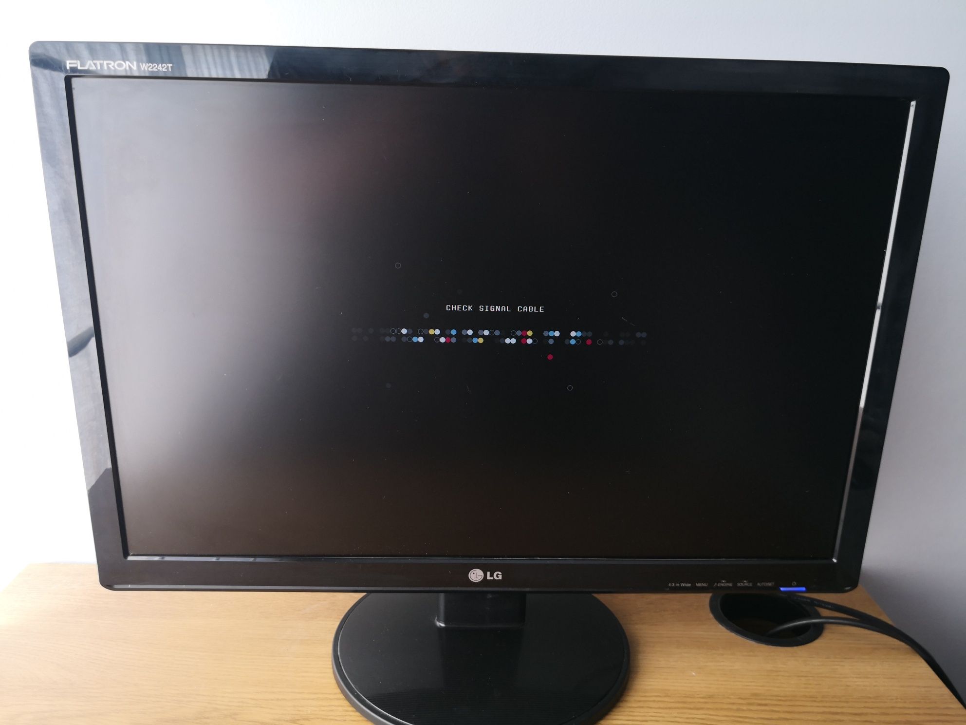 monitor LG 22" LG FLATRON W2242T-pf