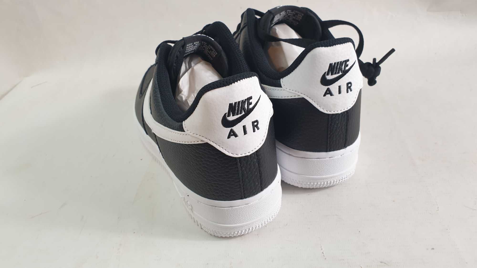 NIKE AIR FORCE 1 '07obuwie sportowe   męskie 40,5