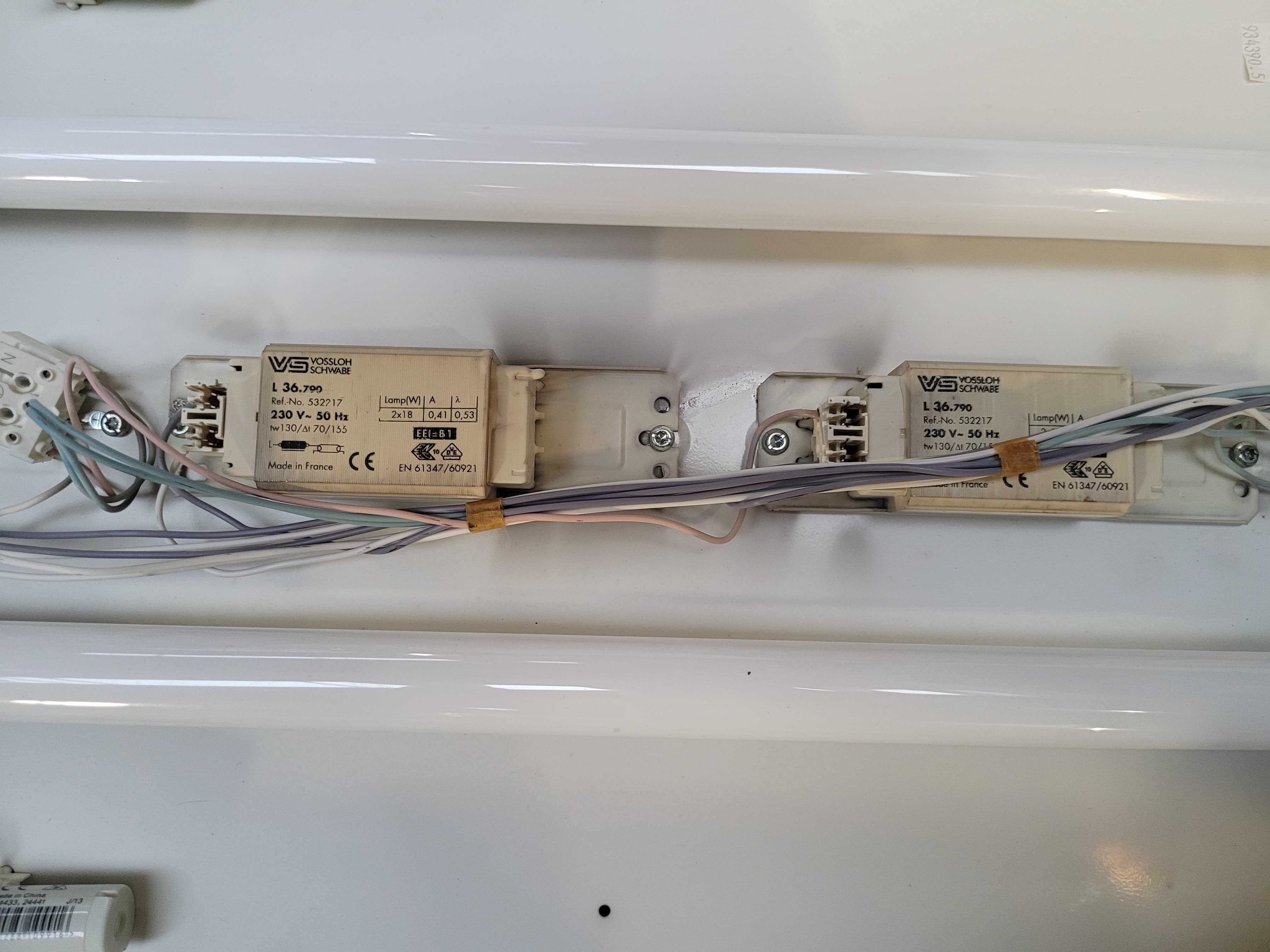 Calhas de Iluminação quadradas de 4 Lâmpadas