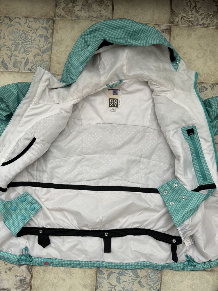Жіноча сноубордична куртка ROXY, розмір xs, водонепроникність 8к