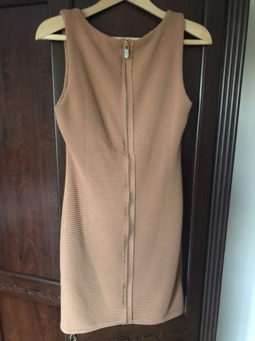 sukienka brązowa miodowa prążki suwak mini S M