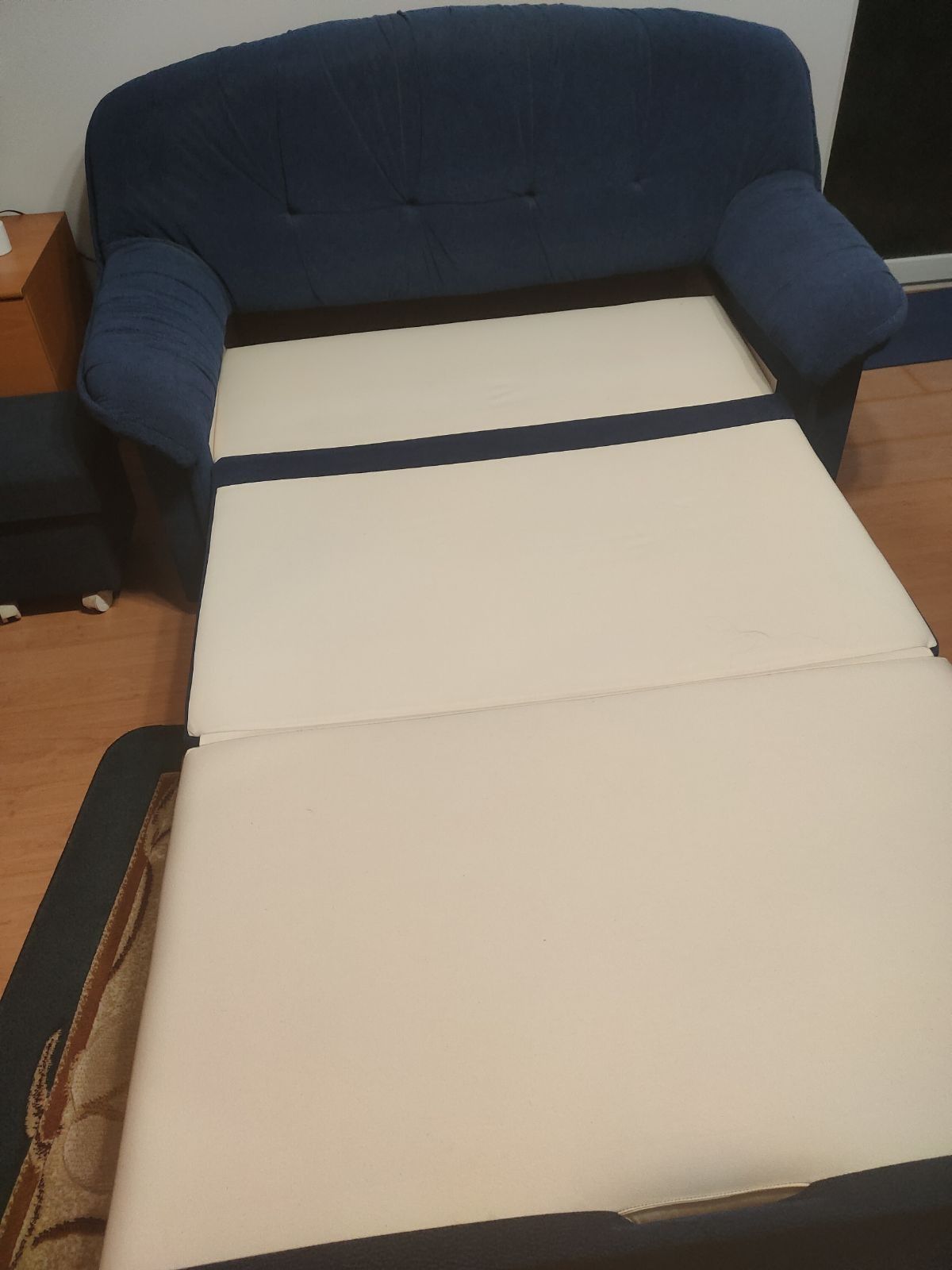 Sofa + pufa + stolik