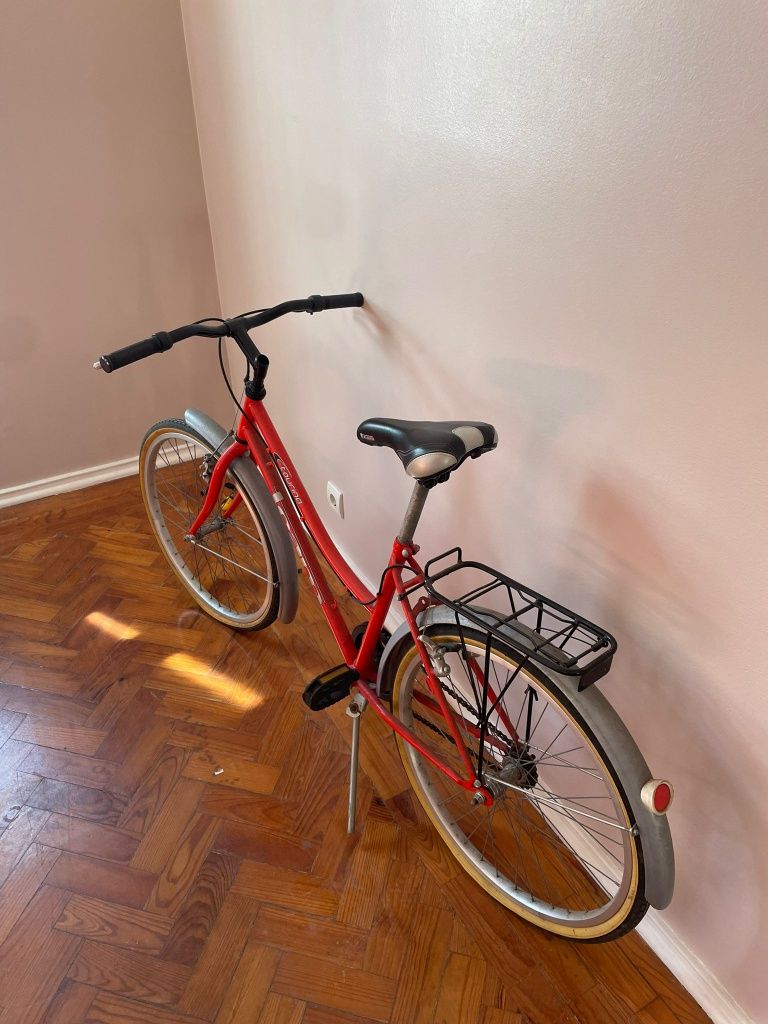 Vendo Bicicleta usada mas em excelentes  condições.