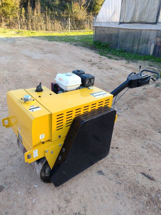 Mini rolo compatador 600 kg
