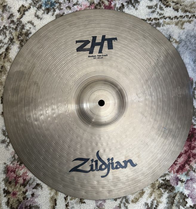 Bateria Tama Superstar (ferragens, pedais e pratos)