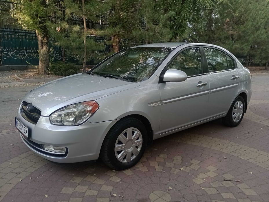 Отличный HYUNDAI Accent 1.4 бензин 2007 года