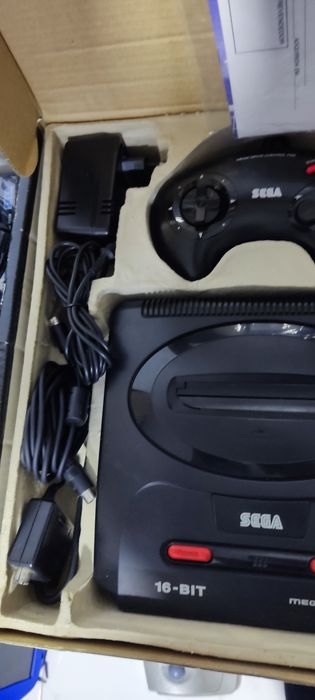Megadrive 2 en caixa completa com Sonic