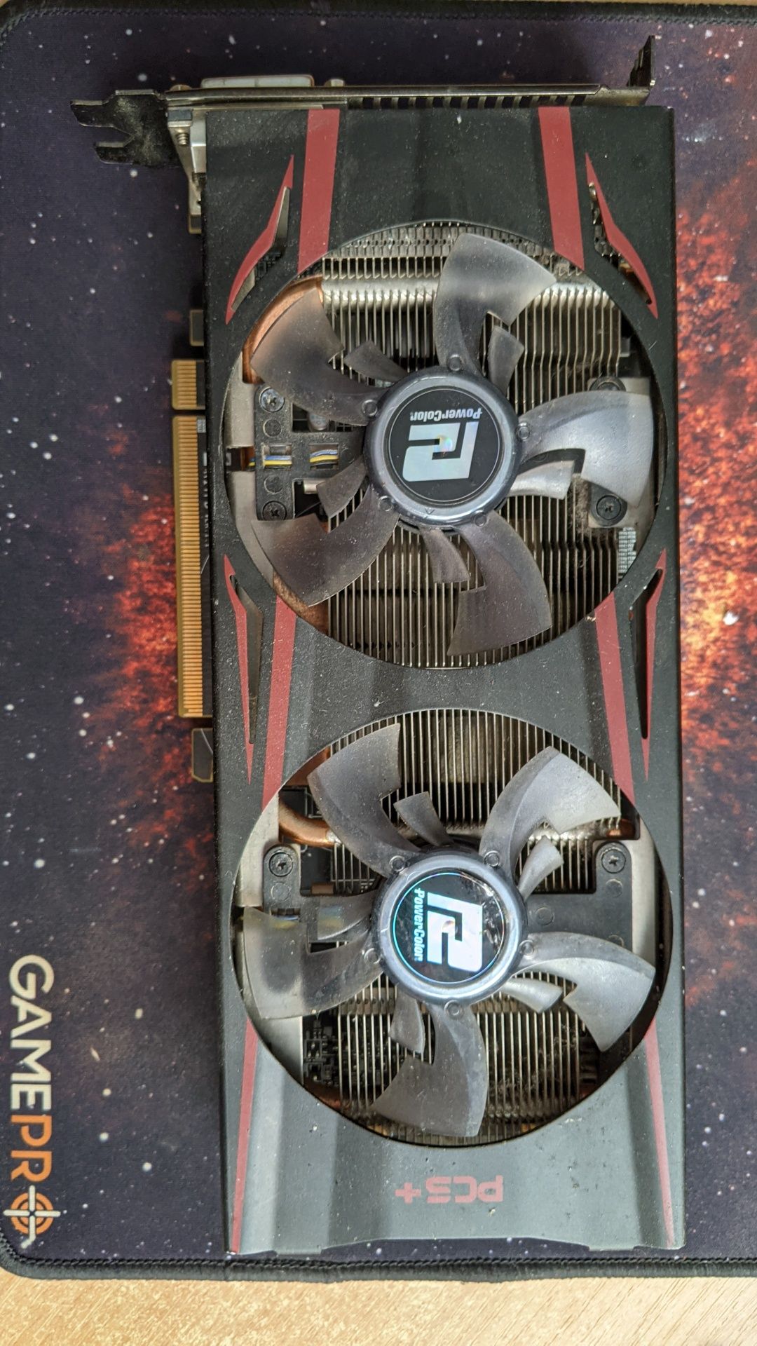 Відеокарта AXR9 270X 2GBD5 неробоча
