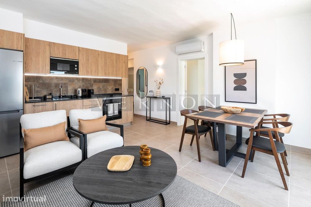 Algarve, Carvoeiro, apartamento T1+1 espaçoso, com piscina e estaciona