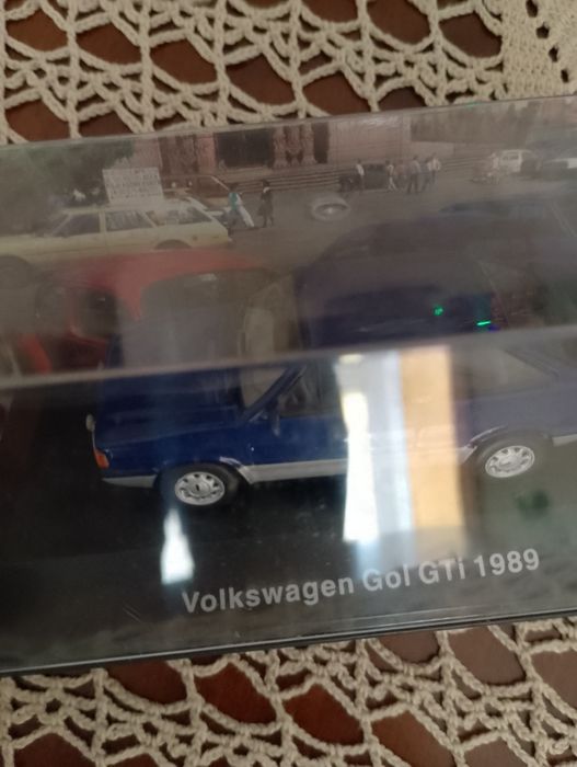 Carro Volkswagen golf em miniatura