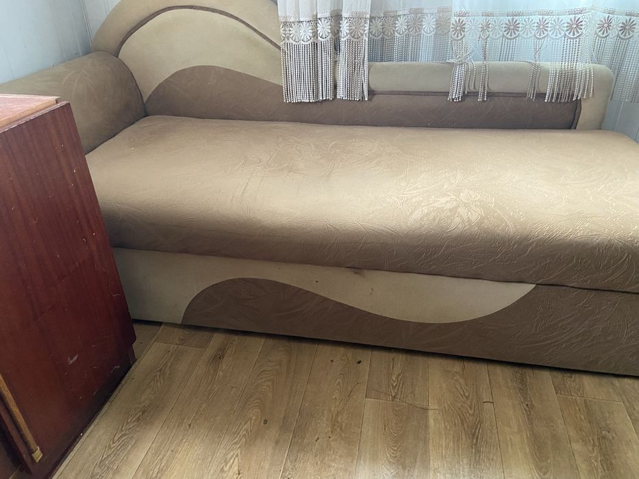 Диван розкладний .