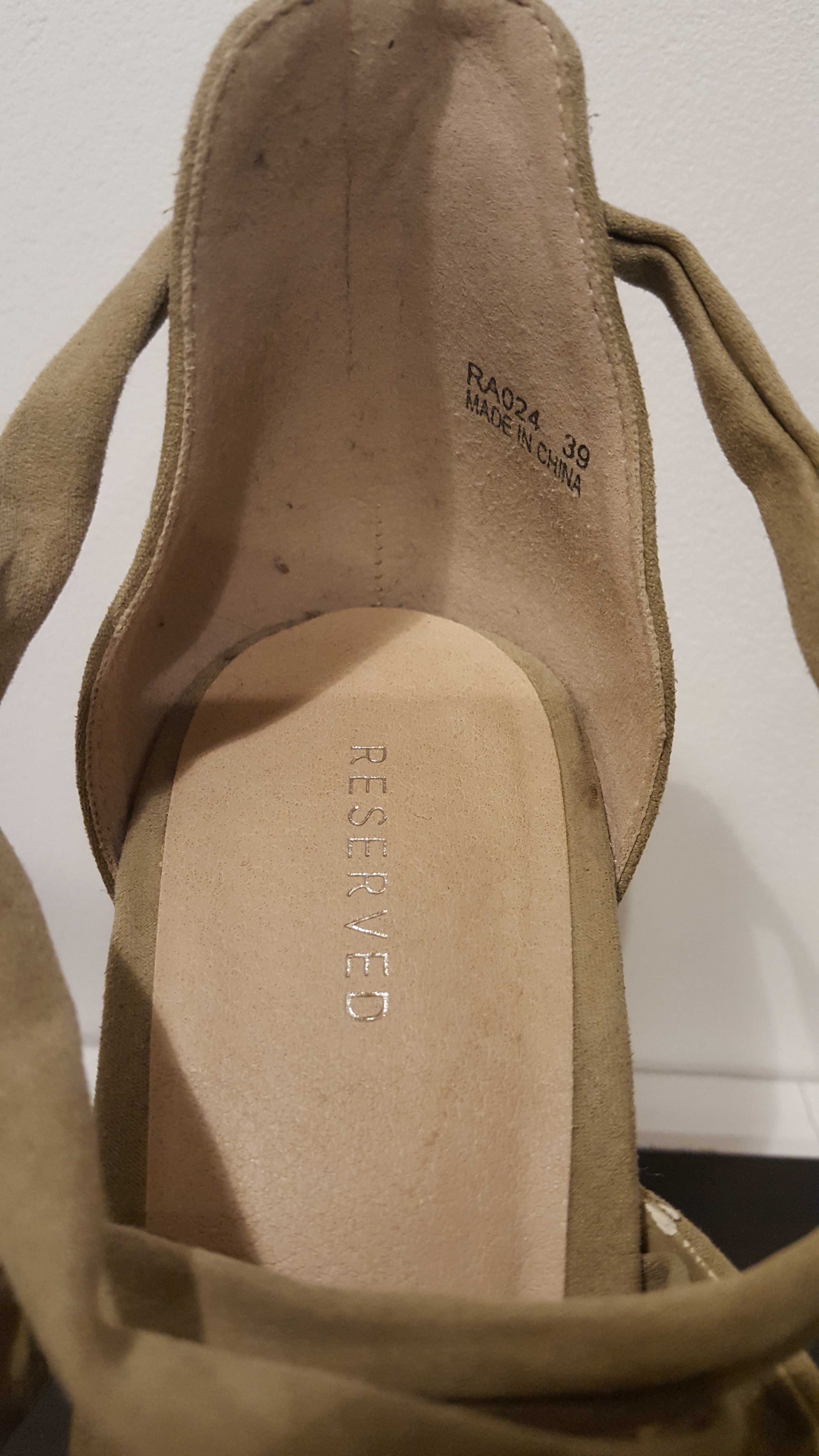 buty reserved 39