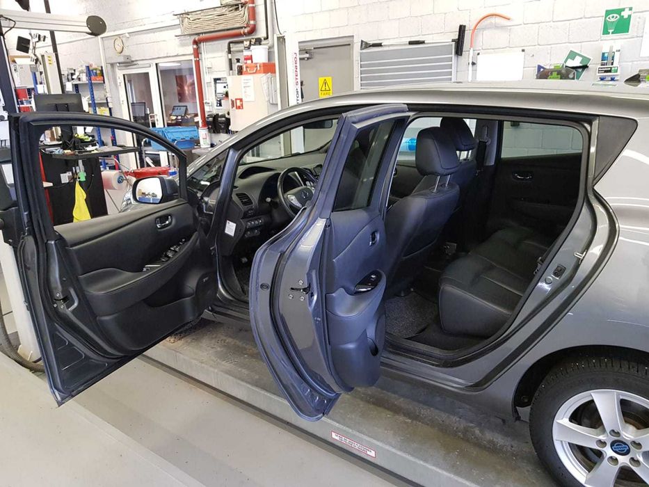 Аренда Прокат электромобиля Ниссан Лиф 30 кВТ кожа 2016 год макс КОМПЛ