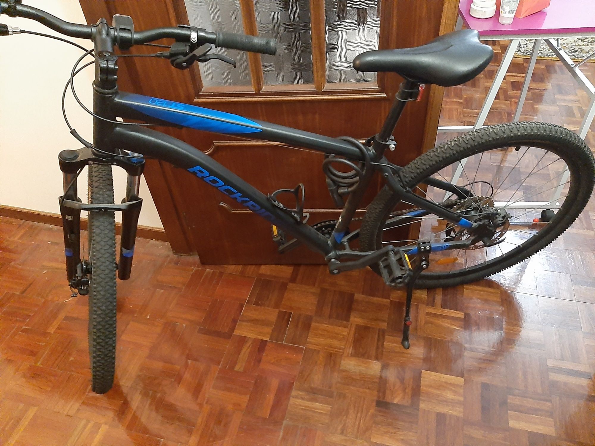 Bicicleta nova comprada a pouco meses