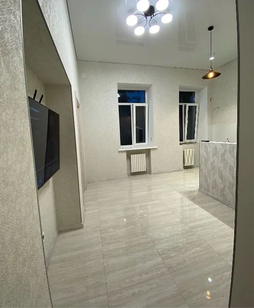 Продаж 2 кімнатної квартири в центрі міста+гараж,вул.Спаська