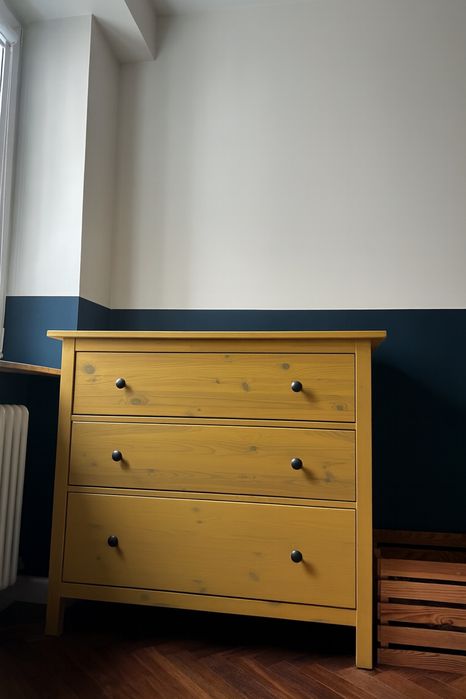 Komoda Hemnes Ikea zolty kolor bejca