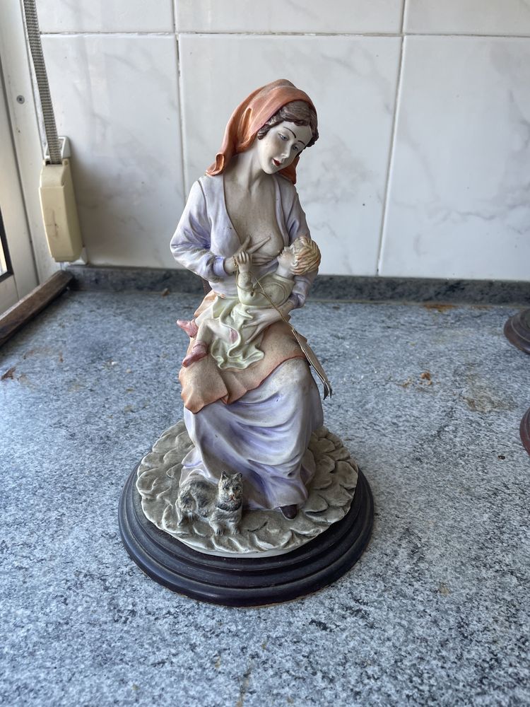 Conjunto de bonecos de porcelana