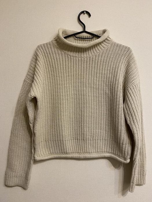 Светр укорочений