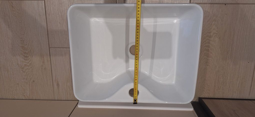 Umywalka łazienkowa nablatowa 47x37,5