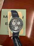 Omega x Swatch SO33G100 Mission To Earth - Nowość 2025