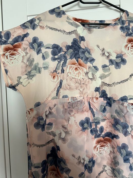 Рожева сукня в квіти