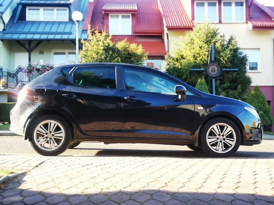 SEAT IBIZA IV 6j 2010 1.4 BENZYNA 86 kM Czarna perła *Niski przebieg