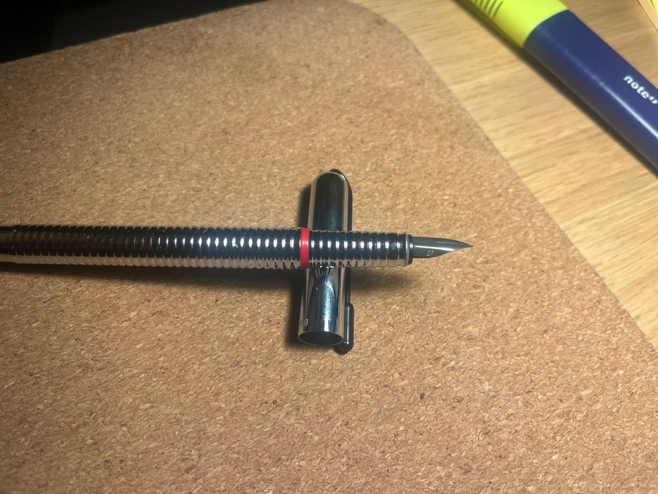Rotring 900 Chrome fountain pen