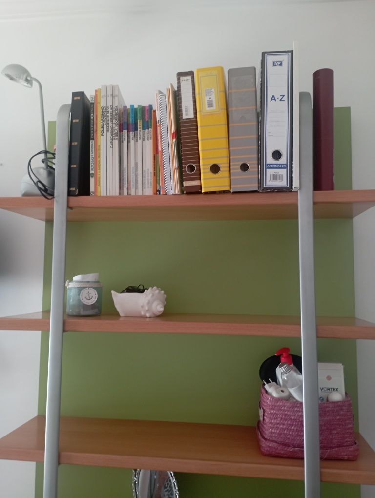 Estante + secretária de quarto