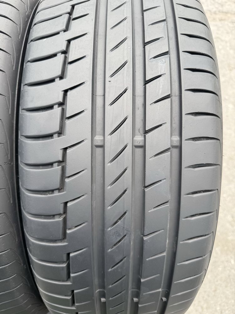 225/55R19  V XL Continental