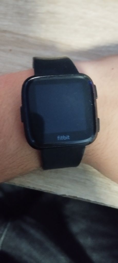 Zegarek Fitbit Versa czarny bez nfc