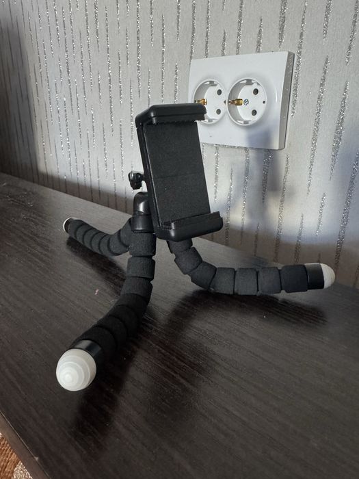 Маленький штатив для фото відео