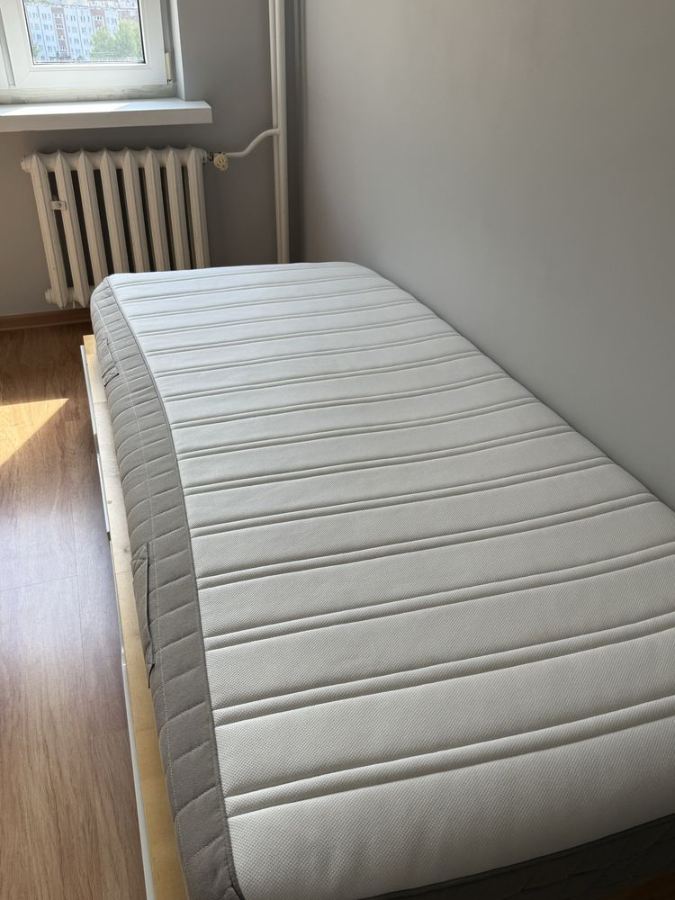Łóżko i materac IKEA