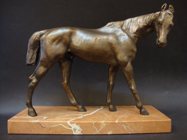 Luís de Camões - Escultura em bronze