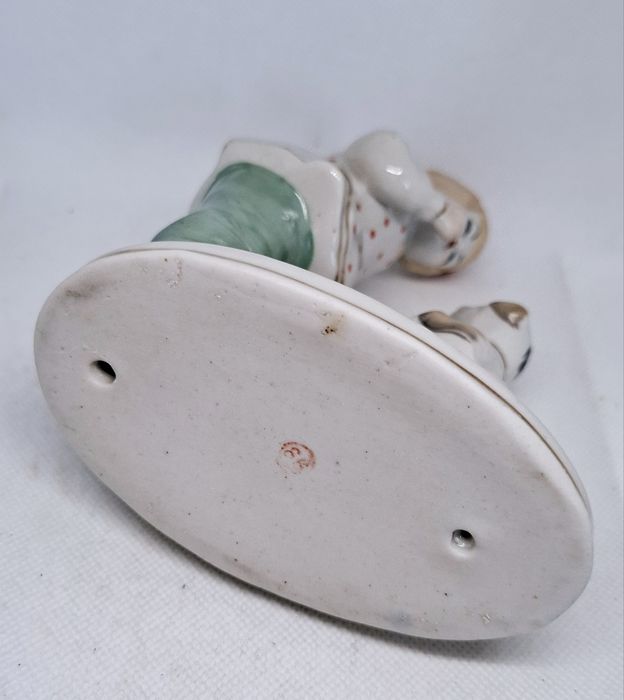 Статуэтки фарфор