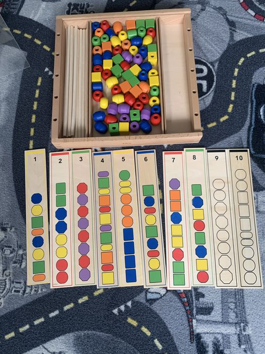 Drewniane koraliki do nawlekania Montessori