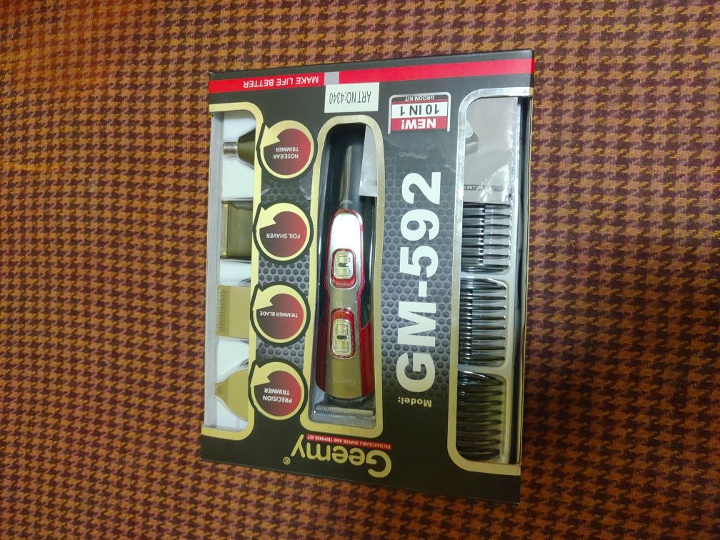 Машинка для стрижки волосся Geemy GM-592