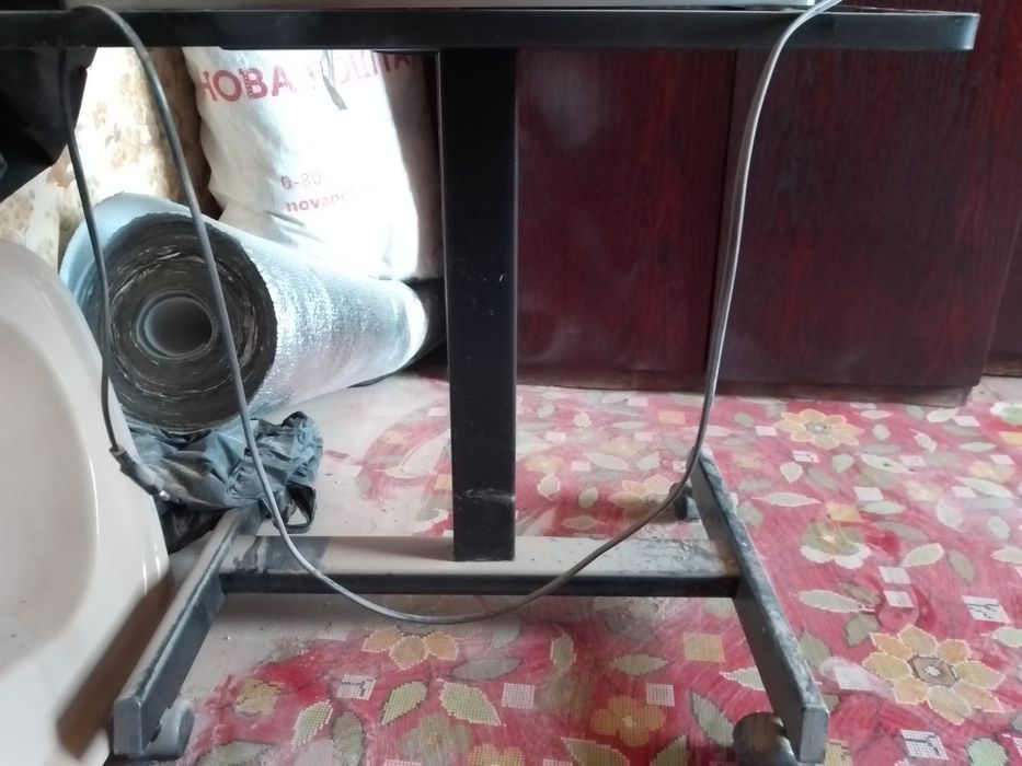 Продаю подставку под телевизор