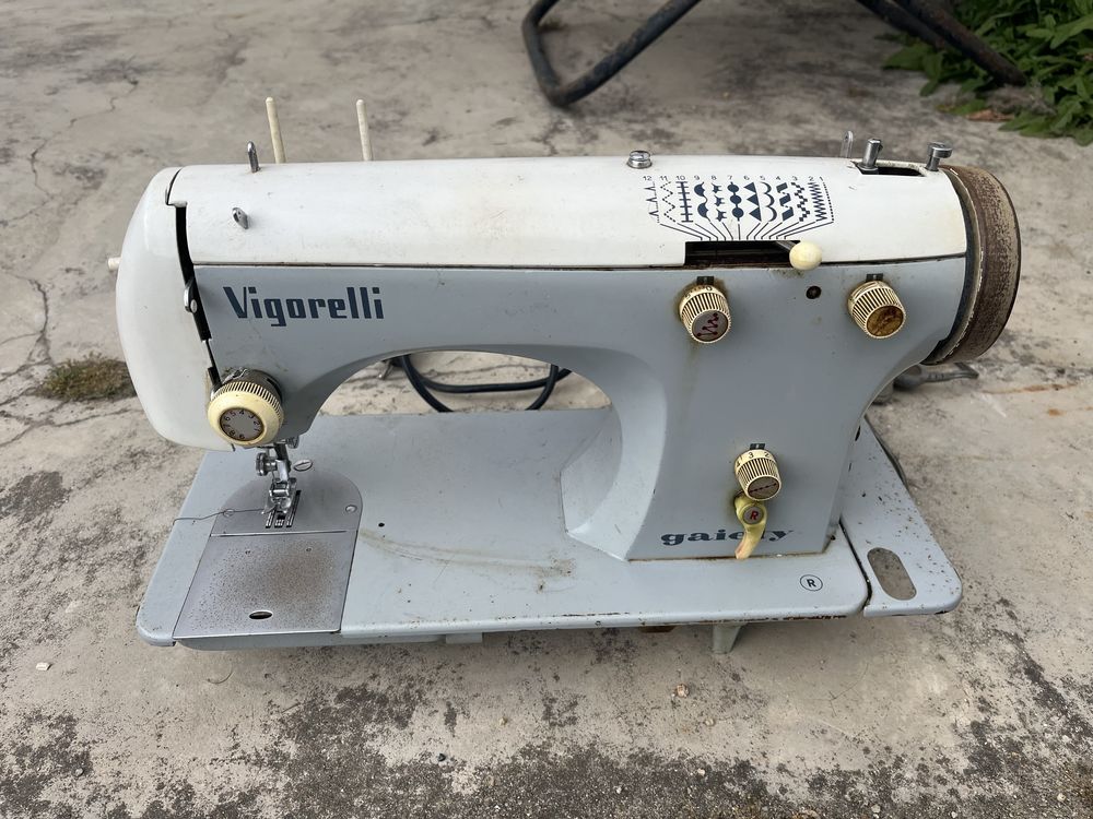 Maquina de costura Vigorelli
