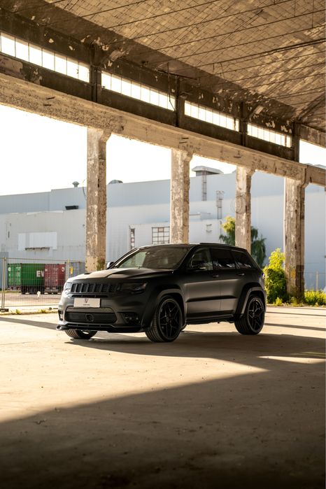 Jeep Grand Cherokee SRT 500 KM | Wynajem aut Sportowych | Luksusowy