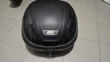 Sprzedam kufer Givi monlock system