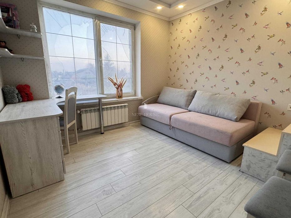 БЕЗ КОМІСІЇ! Єоселя!Продається 4-к таунхаус в Святопетрівському районі