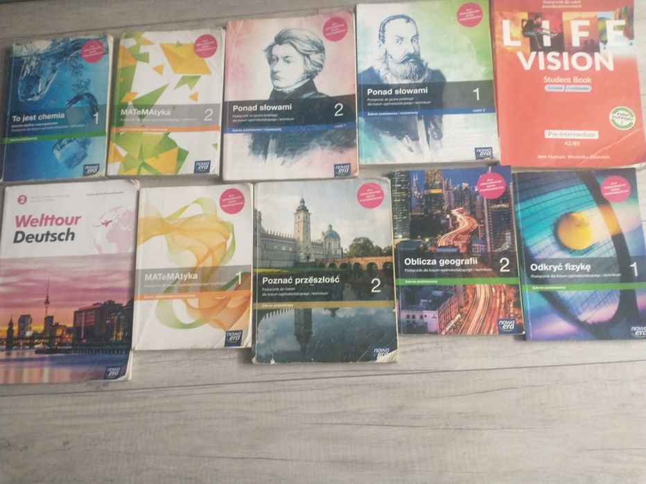 Sprzedam podręczniki widoczne na zdjęciu do klasy 1 i 2 szkoły śr.25 z