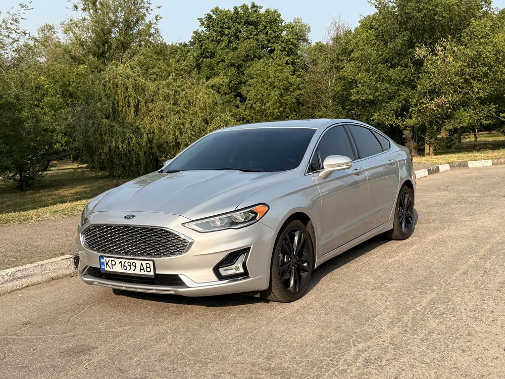 Продам FORD FUSION  2019